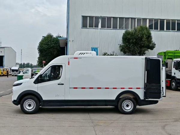 江淮Van宝路纯电动面包冷藏车