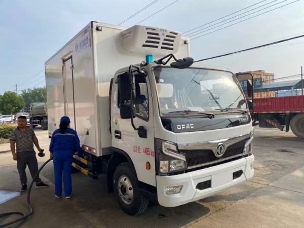 （4.2米）东风福瑞卡新能源混动冷藏车