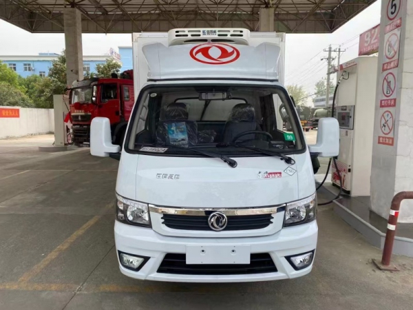 (3.7米）东风途逸CNG汽油双燃料冷藏车