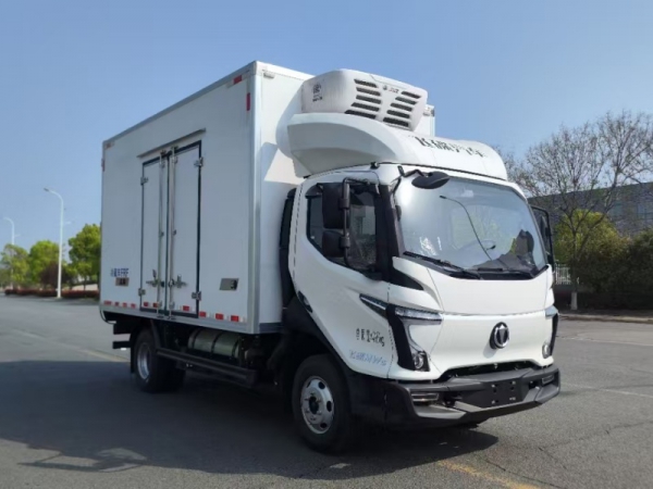 (4.2米）飞碟W5双燃料CNG冷藏车