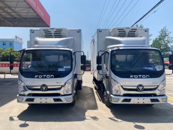 福田奥铃4米2蓝牌冷藏车