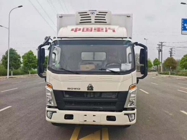 重汽豪沃悍将4米2蓝牌冷藏车