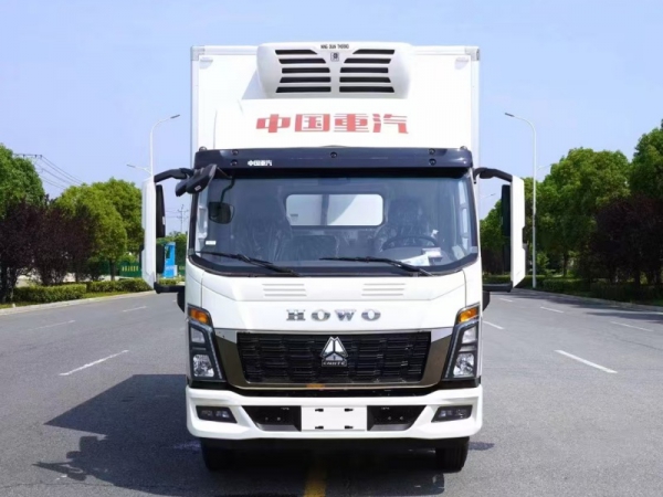 重汽豪沃统帅T5 4米2蓝牌冷藏车
