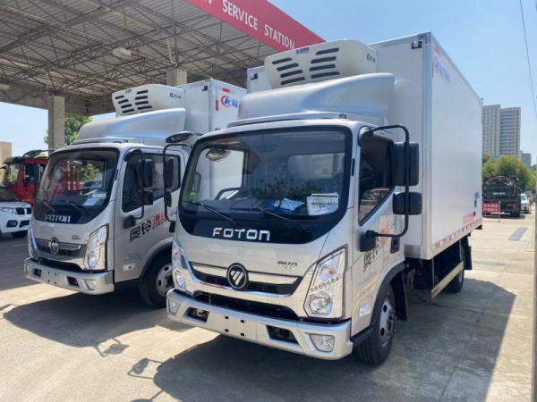 福田奥铃4米2蓝牌冷藏车